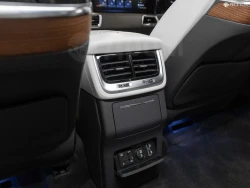 Hongqi E-HS9, 2021 9