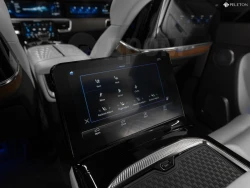 Hongqi E-HS9, 2021 12